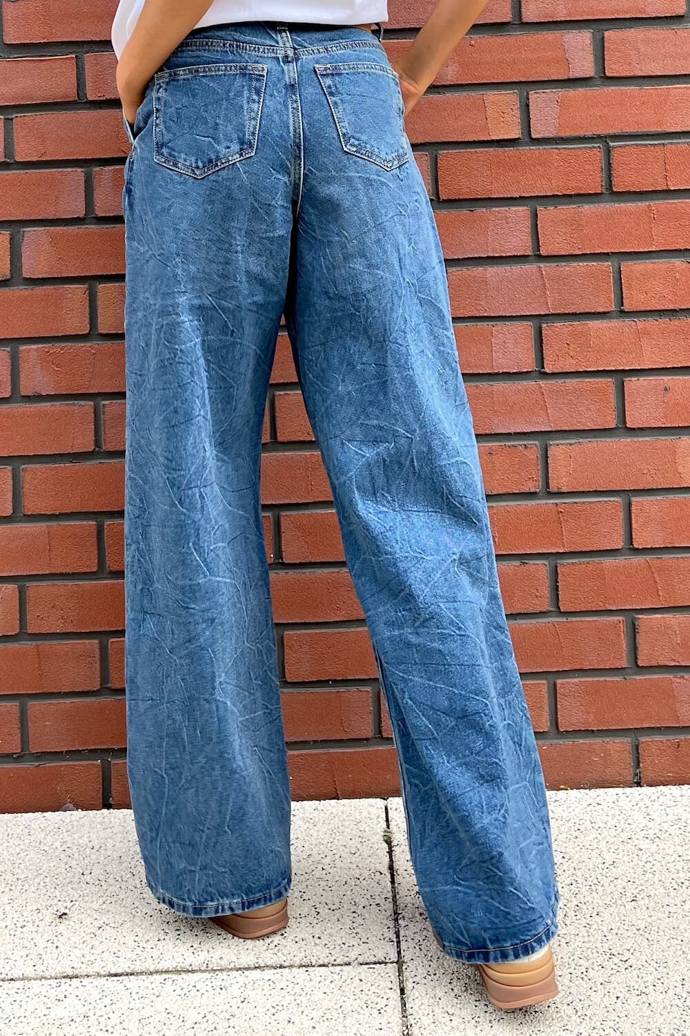 Denim Deluxe Wide Leg Jeans Z Wyrafinowanymi Klamrami